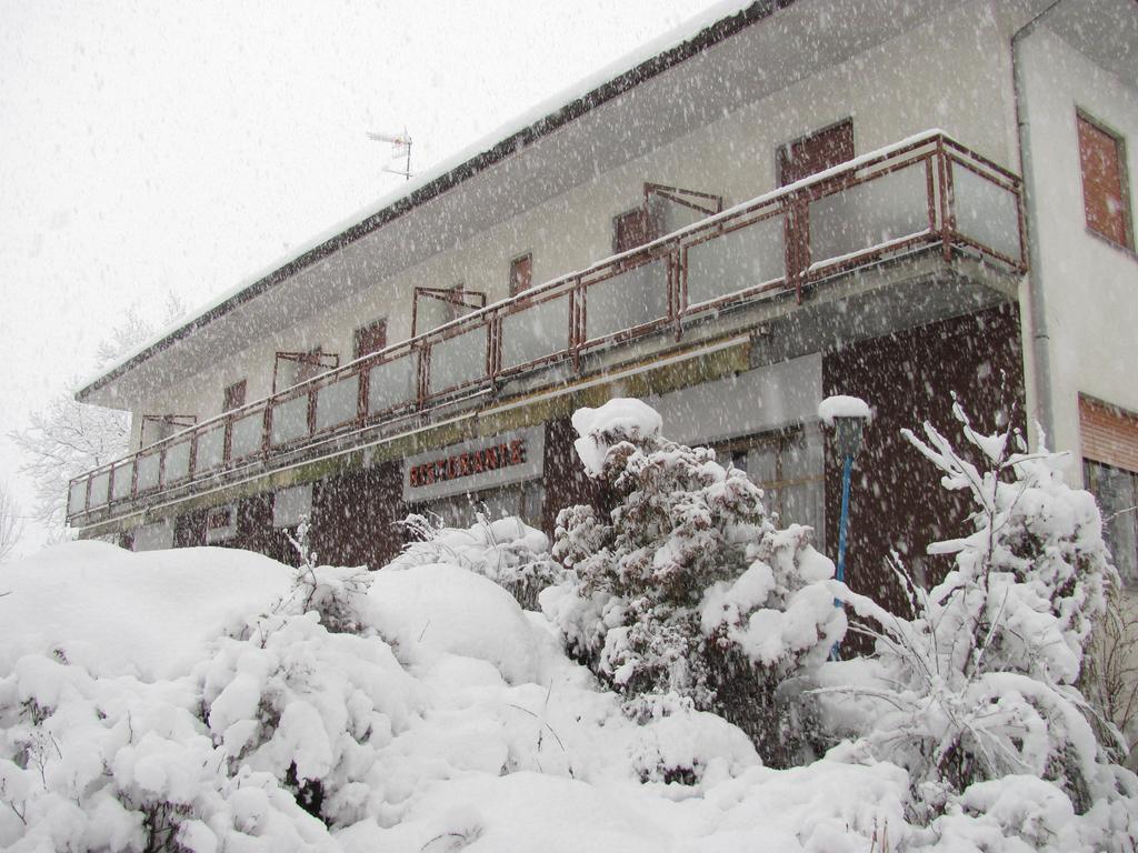 Albergo La Genzianella Miasino Exterior photo