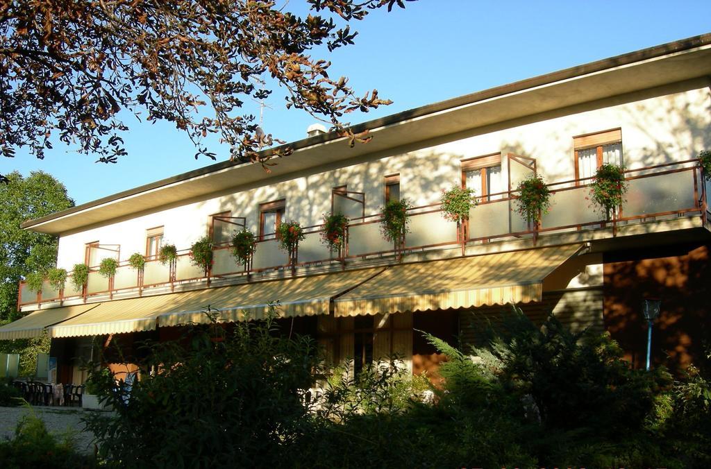 Albergo La Genzianella Miasino Exterior photo